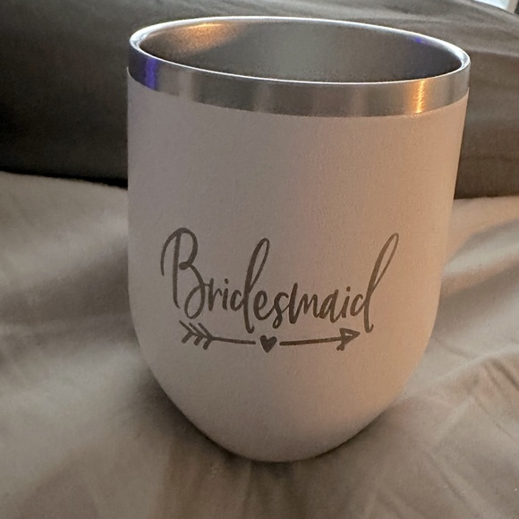 Cute Tumbler cup that says “bridesmaid” also a temperature insulator NEW UNUSED! - Picture 3 of 4